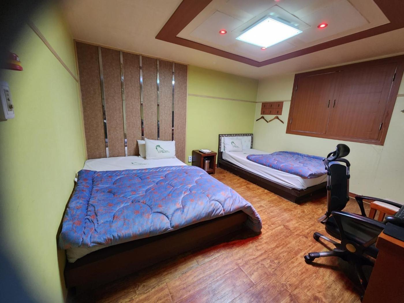 Plus Motel Gwangju Metropolitan City Buitenkant foto
