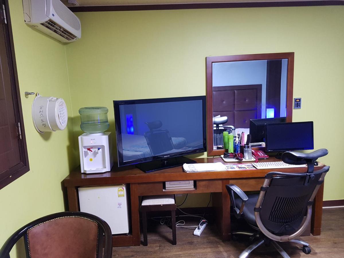 Plus Motel Gwangju Metropolitan City Buitenkant foto