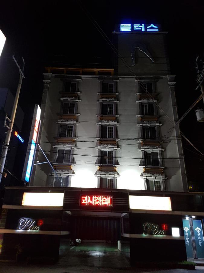 Plus Motel Gwangju Metropolitan City Buitenkant foto
